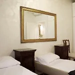 Piazza Di Spagna Suites