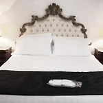 Piazza Di Spagna Suites