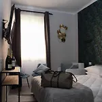 Vite 99 Spanish Steps Room