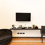 Foresteria Di Piazza Cavour - Luxury Suites & Guest House