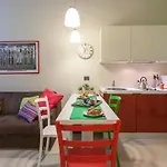 Trevi Colour- Rental In Rome
