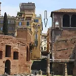 Lovely Colosseum Loft Apartment