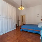 Santa Maria Maggiore Roomy And Bright Flat