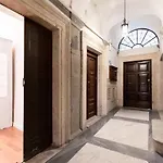 Leonardo Suite Pantheon