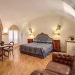 Navona Garden Suites