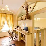 Your Trastevere Apartment- Welcome Home!