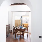 Stunning Campo De Fiori Apartment With Terrace