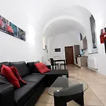 Easy Holidays - In Selci Colosseo