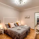 Casa Monserrato 2 Bedrooms - Campo De\' Fiori