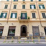Whiteten Rome Apartment