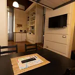 Venezia Square Apartment