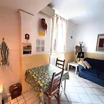 Piacevole Appartamento Nel Cuore Di Trastevere