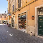 Lungaretta By Rental In Rome