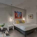 Navona Theatre Hotel