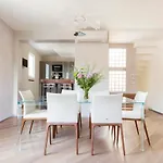 Exclusive Rooftop-Designd Stays