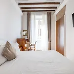 Pantheon House By Varental