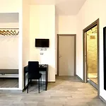Colosseum Guest House