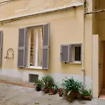 Major Sisters, Holiday Home In The Heart Of Rome