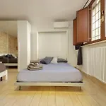 Vatican Flat Spacious Cozy With Court