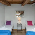 Cozy Wooden Apt In Piazza Navona