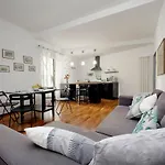 Ych-Sweet Home Near Colosseo