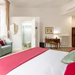 Gentile Suites - Private Rooms
