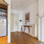 Sunny Apartment Piramide