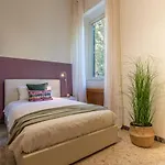 Bubbles Home A Piazza Trilussa In Trastevere