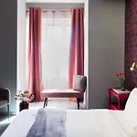 C\'Est La Vie Suites