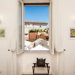 Portico D\'Ottavia Lux