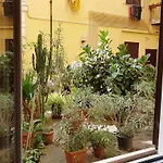 Lovely Apartment In Testaccio, Rome