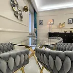 Spanish Steps Glamour & Sauna Luxury Apartment ****