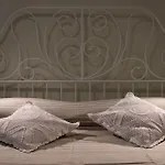 Casa Bouganville - St. Peter Romantic Apartment