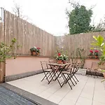 Charming Patio House In San Lorenzo