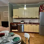 Frank Host Roma Lux , Metro A A 50 M, Simple Check-In Con Codice A Qualsiasi Orario