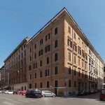Termini & Acquario Romano Bright Apartment
