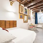 Intimo Ed Eclettico Studio A Trastevere