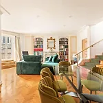 Casa Colonna, A Burghesius Home