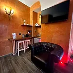 Moya Suites