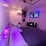 Moya Suites
