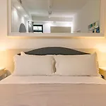 Laurina Deluxe Apartment