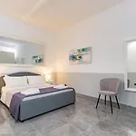 Laurina Deluxe Apartment