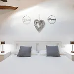 Elegant Statuario Apartment