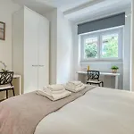 Emily Valles Apartment Saint Peter\'S