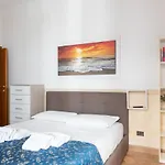 Elegant & Quiet Apartment Next To Colosseo