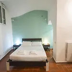 Campo De Fiori Grotto Apartment