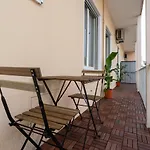 15 Minutes From The Centre Free Wi-Fi & A/C