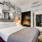 Residenza A -Via Veneto Fashion Rooms
