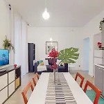 New Japan Trastevere Apartment