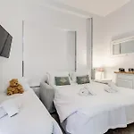 Trevi Fountain - Shabby - Romedreamhome